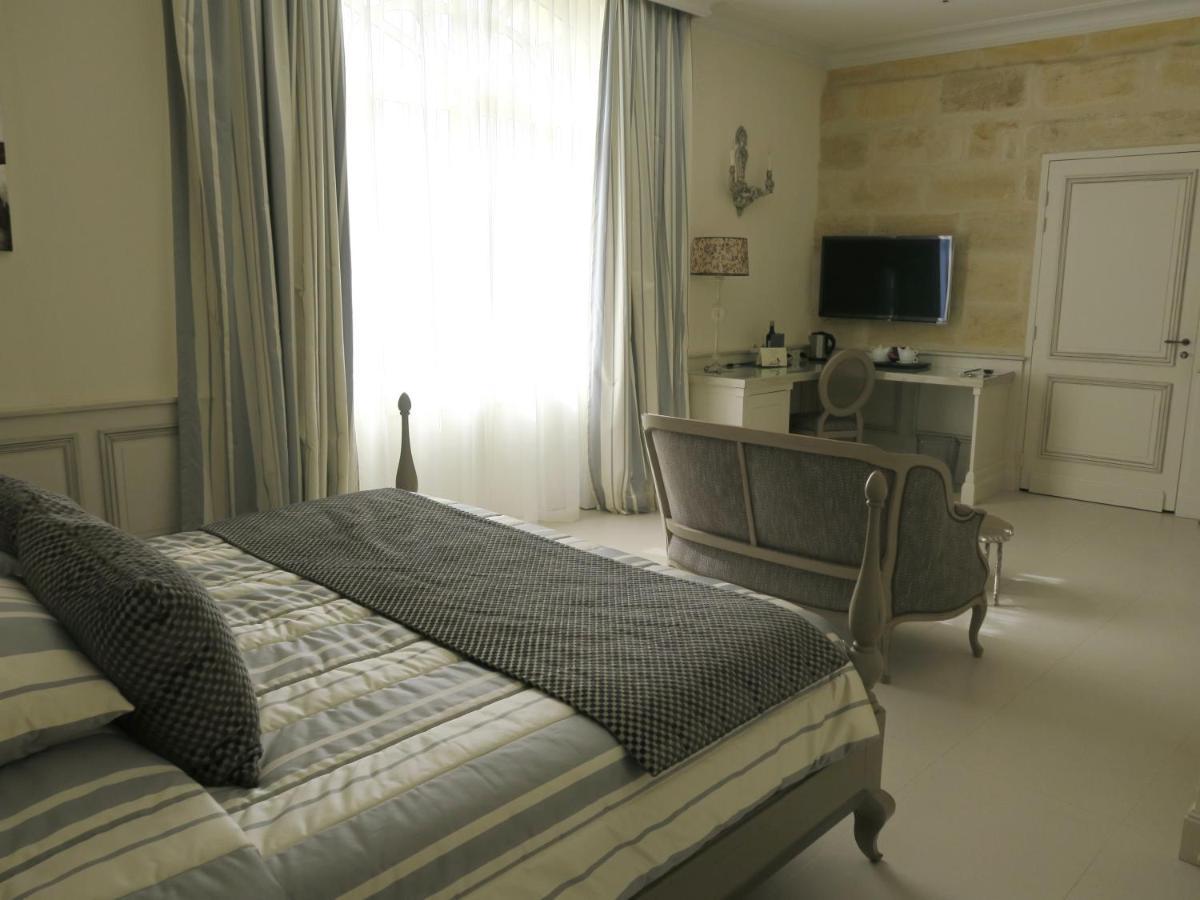 ชาโต ลา โรส แปริเยร์ Hotel Lussac  ภายนอก รูปภาพ